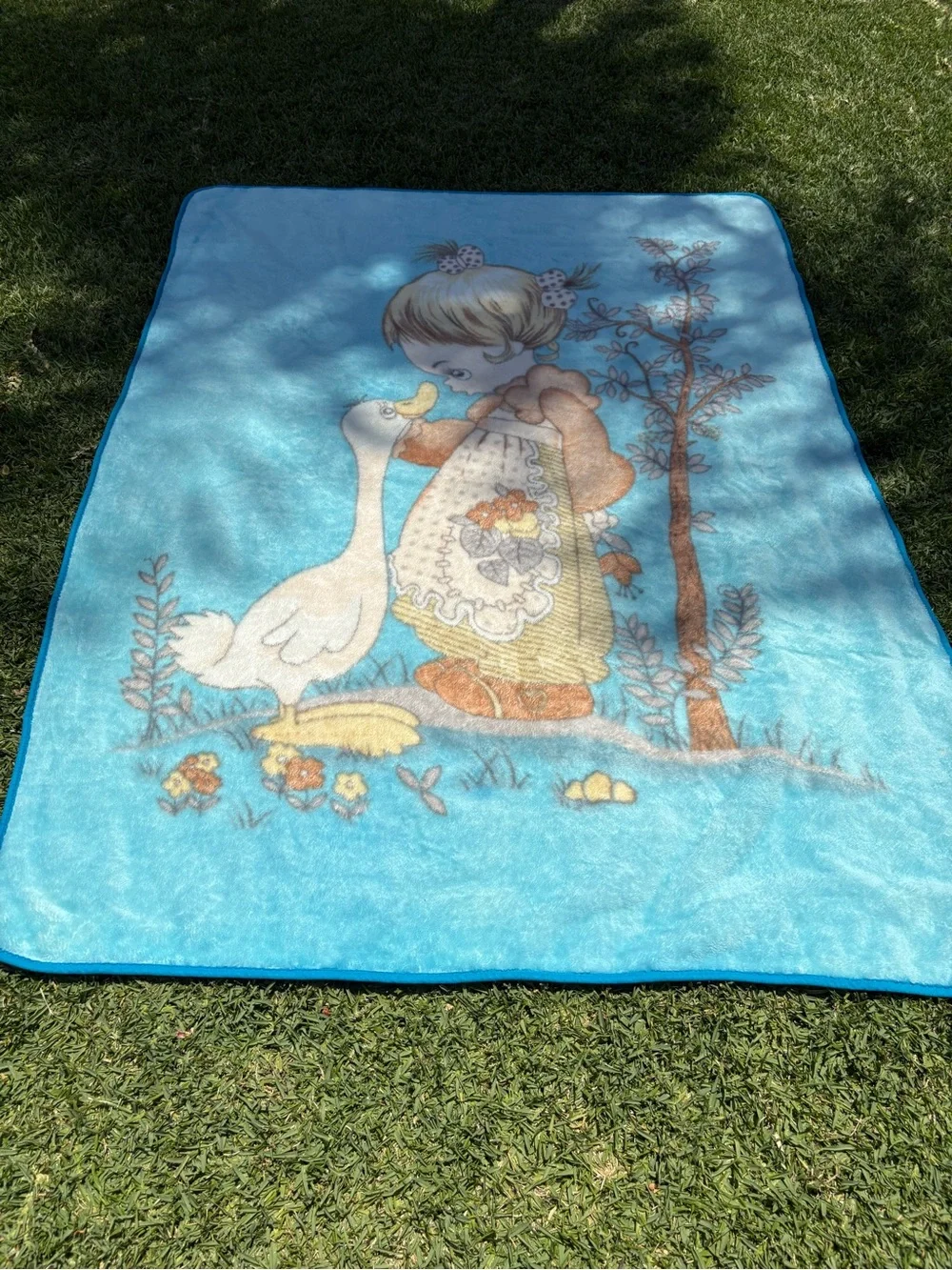 Vintage Korean Mink Blanket Baby Blue Little Girl w/ Duck 82 x 61 EUC Precious